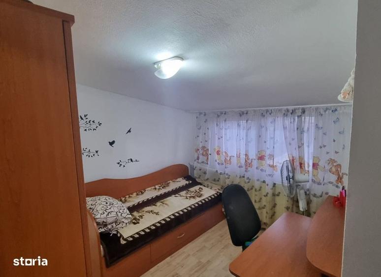 Apartament cu 2 camere decomandat în Nicolina