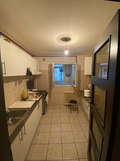 Apartament cu 3 camere decomandat în Dristor