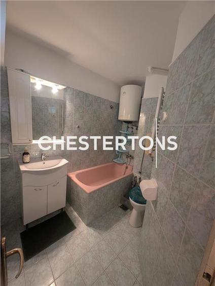 Apartament cu 5 camere decomandat, mobilat în Sud