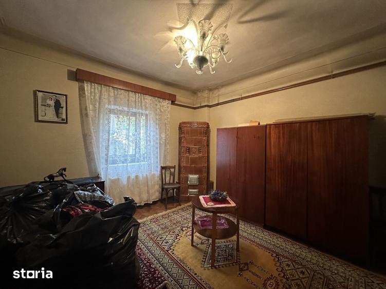 Casă cu 4 camere cu Teren 1266 Mp în Târgșoru Vechi