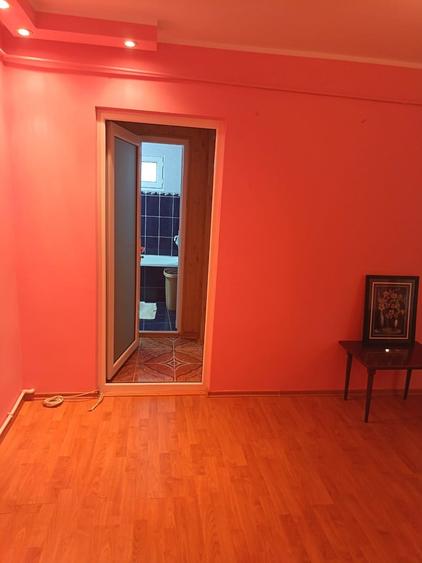 Apartament cu 2 camere semidecomandat în Micro 38