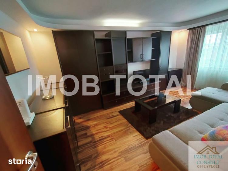 Apartament cu 3 camere, mobilat în Craiovei