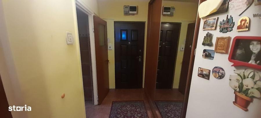 3 camere zona OZANA,metrou 1 decembrie 1918 la 10 min - 11