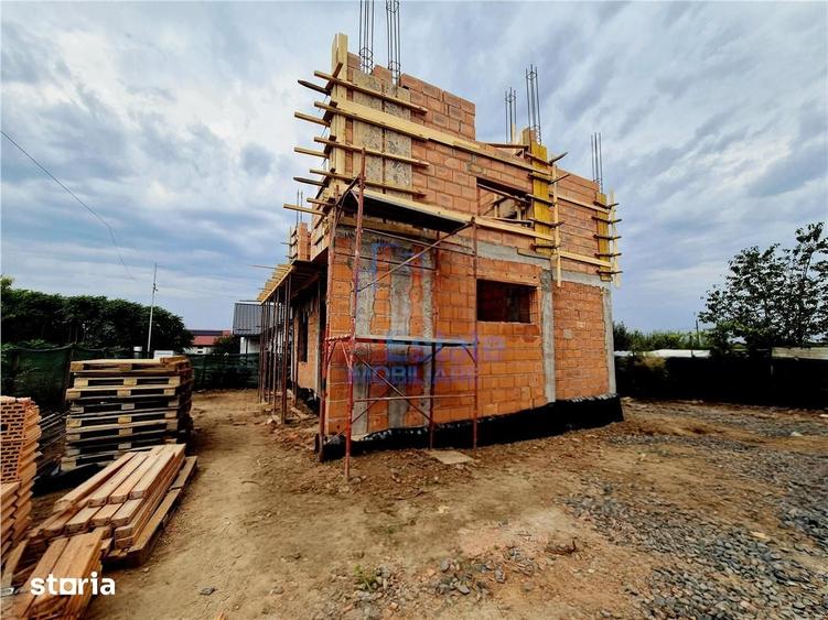 Casă cu 4 camere cu Teren 318 Mp în Bârnova
