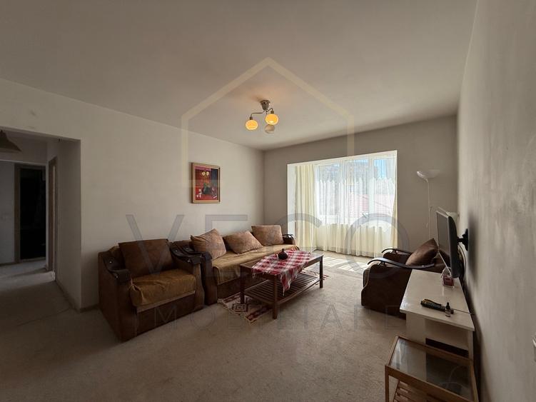 Apartament cu 3 camere semidecomandat, mobilat în Mănăștur