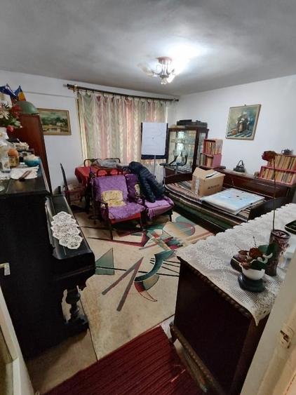 Apartament cu 5 camere decomandat în Central