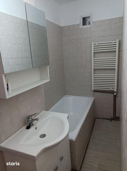 Inchiriez apartament 3 camere zona centrala - 2