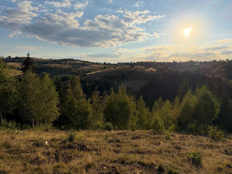 Teren de 1400 mp, în Măguri