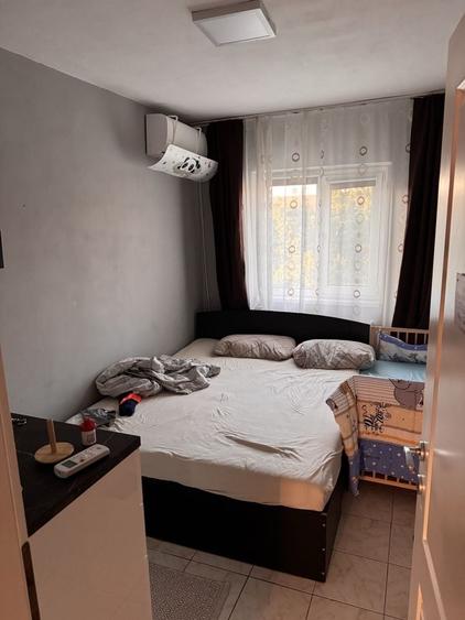 Apartament cu 3 camere decomandat în Lipovei