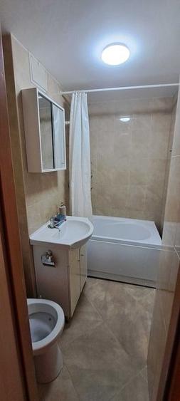 Apartament cu 2 camere decomandat, mobilat în Victoriei