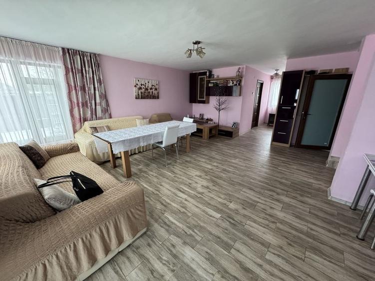 Casă cu 4 camere cu Teren 800 Mp în Dragalina