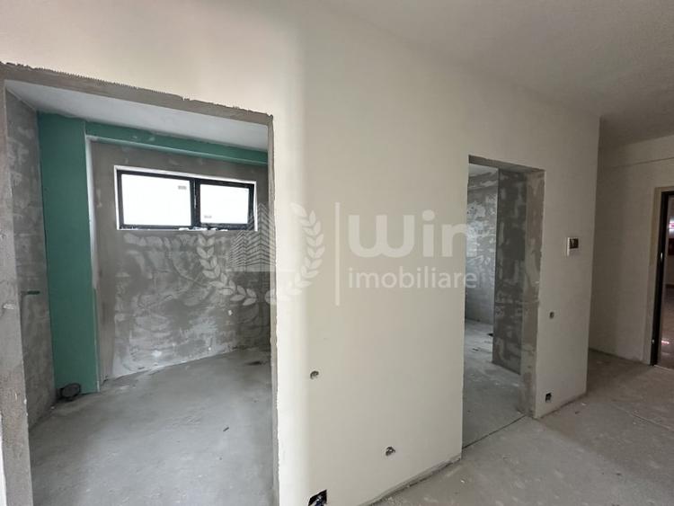 Apartament cu 3 camere semidecomandat în Andrei Mureșanu