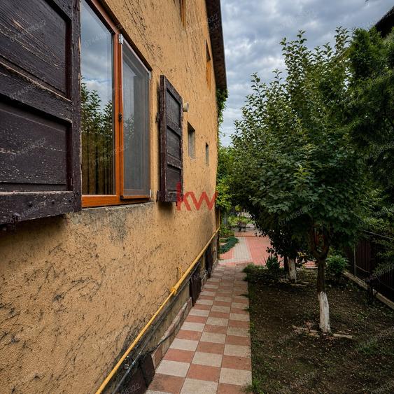 Casă individuală cu 2 camere cu Canalizare în Cug