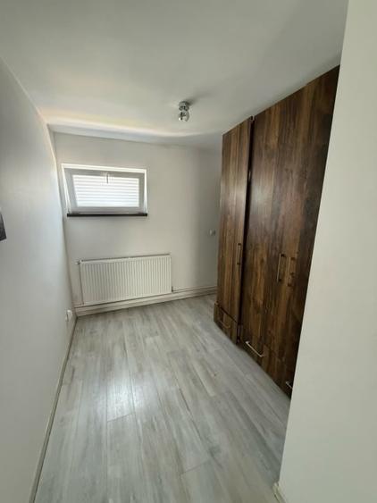 Casă individuală cu 6 camere cu Teren 2000 Mp în Coșoveni