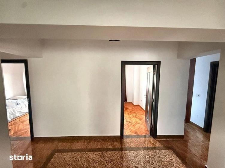 Apartament cu 4 camere decomandat în Central