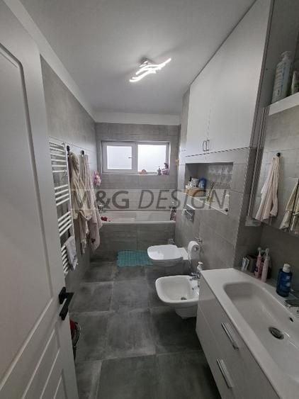 Apartament cu 3 camere decomandat, mobilat în Giarmata-Vii