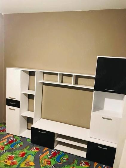 Apartament cu 3 camere semidecomandat în Florești