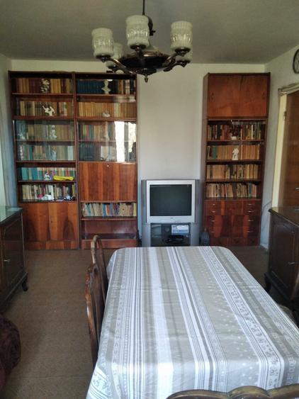 Apartament cu 3 camere semidecomandat în Rahova
