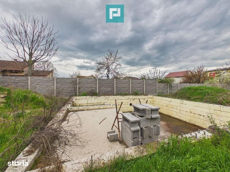 Casă cu 4 camere cu Piscina în Pârneava