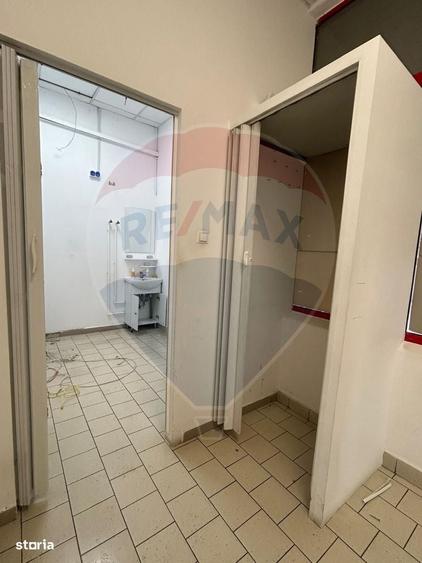 Spațiu comercial, de 58 mp, în Posta