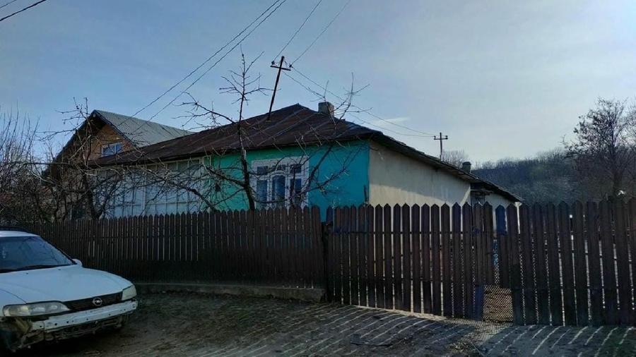Casă individuală cu 5 camere cu Teren 1329 Mp în Românești