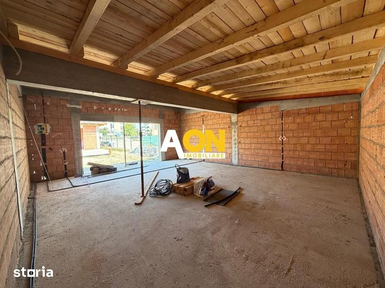 Casă cu 4 camere cu Teren 730 Mp în Lipoveni