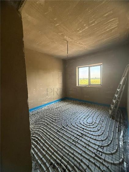Duplex cu 4 camere cu Canalizare în Moșnița Veche