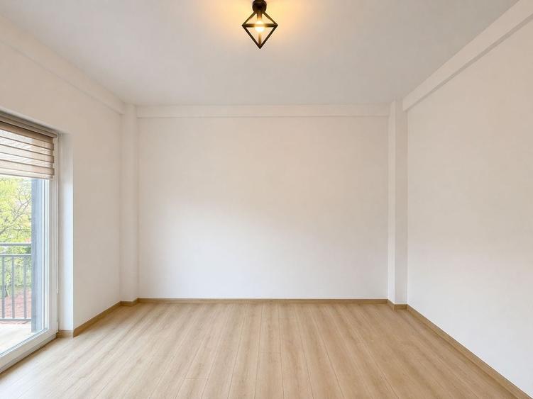 Birou, de 98.610000610352 mp, în Complex Studențesc