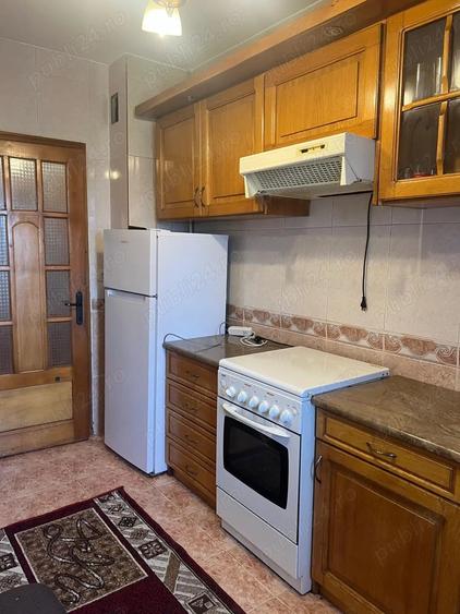 Apartament cu 3 camere decomandat în Complex Studențesc