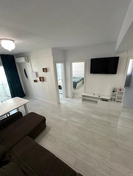 Apartament cu 3 camere semidecomandat în Cug