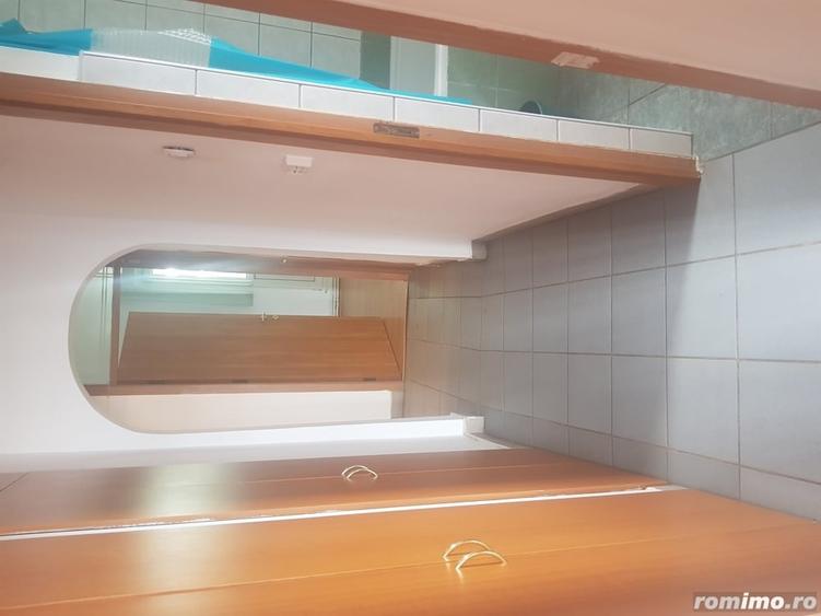 Apartament cu 3 camere decomandat în Traian
