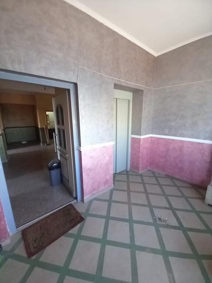 Apartament cu 4 camere decomandat în Exterior Vest