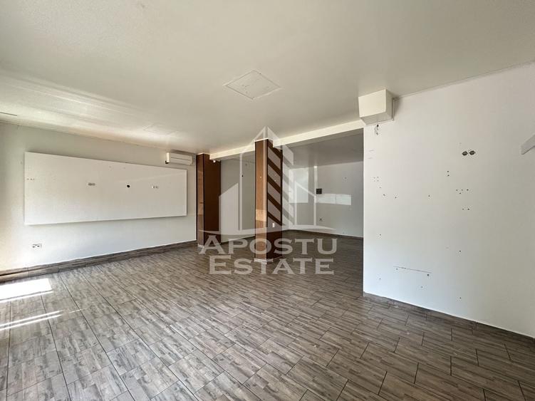 Spațiu comercial, de 80 mp, în UMT