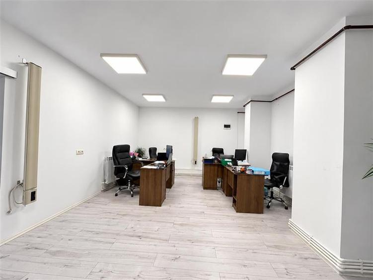 Spațiu comercial, de 64 mp, în Pelican