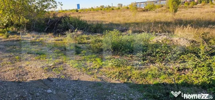 Teren de 5000 mp, în Central