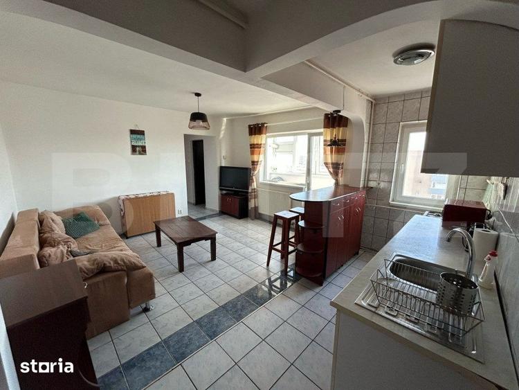 Apartament cu 4 camere decomandat în Cetate