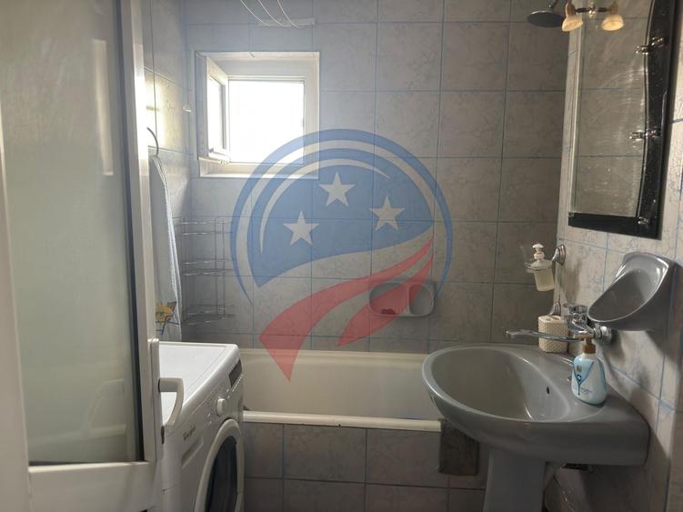 Apartament cu 2 camere decomandat în 1 Mai
