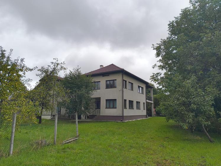 Casă cu 4 camere în Susenii Bârgăului