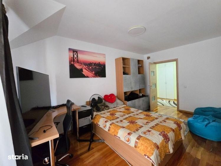 Casă cu 4 camere în Bună Ziua