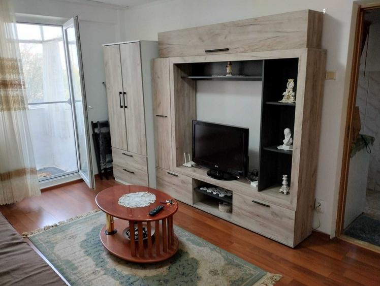 Apartament cu 2 camere decomandat în Berceni