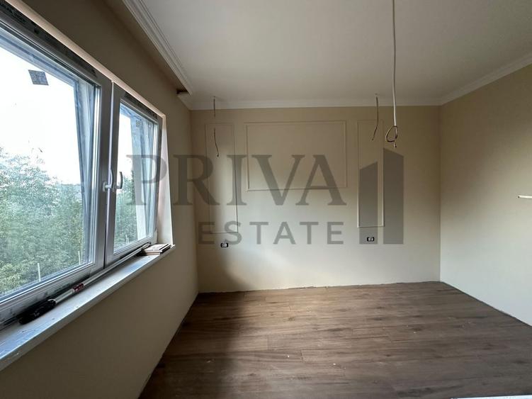 Duplex cu 5 camere cu Canalizare în Moșnița Nouă