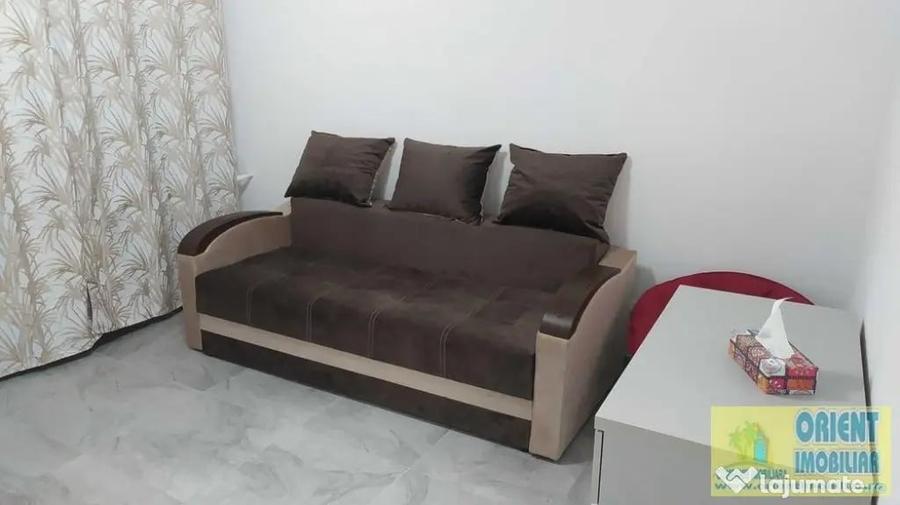 Garsonieră decomandată în Far