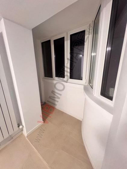 Apartament cu 3 camere decomandat, mobilat în Decebal