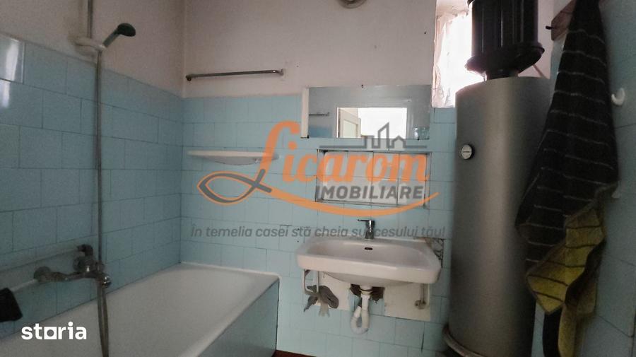 Casă cu 3 camere semidecomandat cu Teren 139 Mp în Blumăna