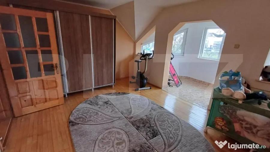 Casă cu 5 camere cu Teren 1200 Mp în Centura