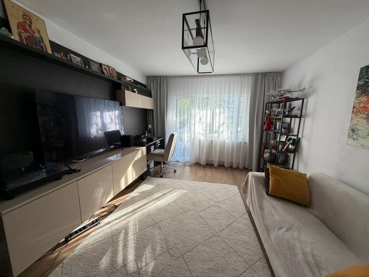 Apartament cu 3 camere decomandat, mobilat în Grigorescu