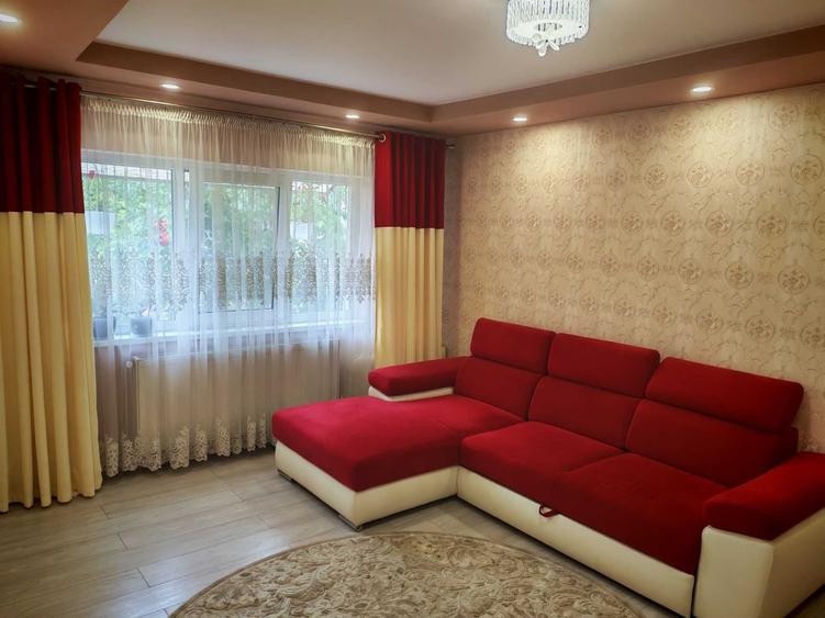 Apartament cu 4 camere decomandat în Cug