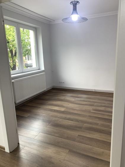 Apartament cu 3 camere semidecomandat în Ultracentral