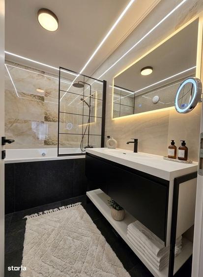Apartament cu 4 camere decomandat în Exterior Vest