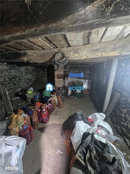 Casă cu 6 camere cu Teren 1600 Mp în Lisa